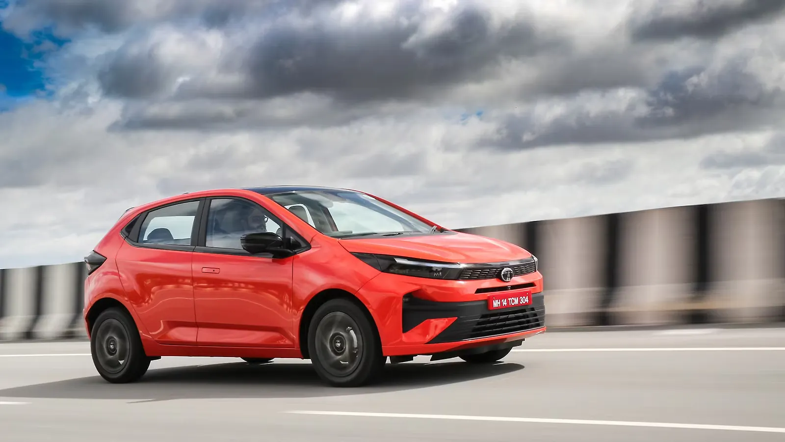 Tata Altroz Right Front Three Quarter