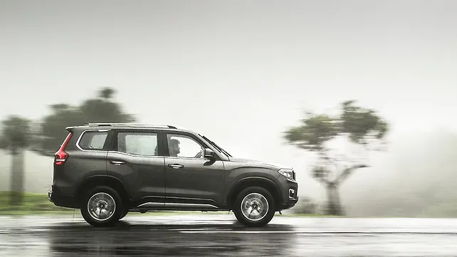 Mahindra Scorpio-N Right Side View Mahindra Scorpio-N Right Side View